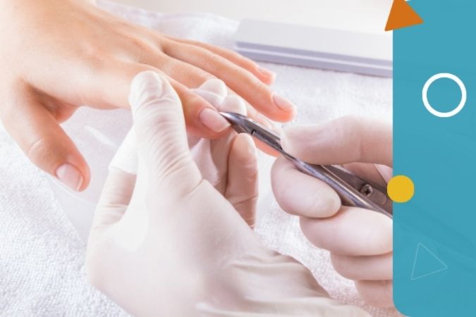 kéz és lábápoló